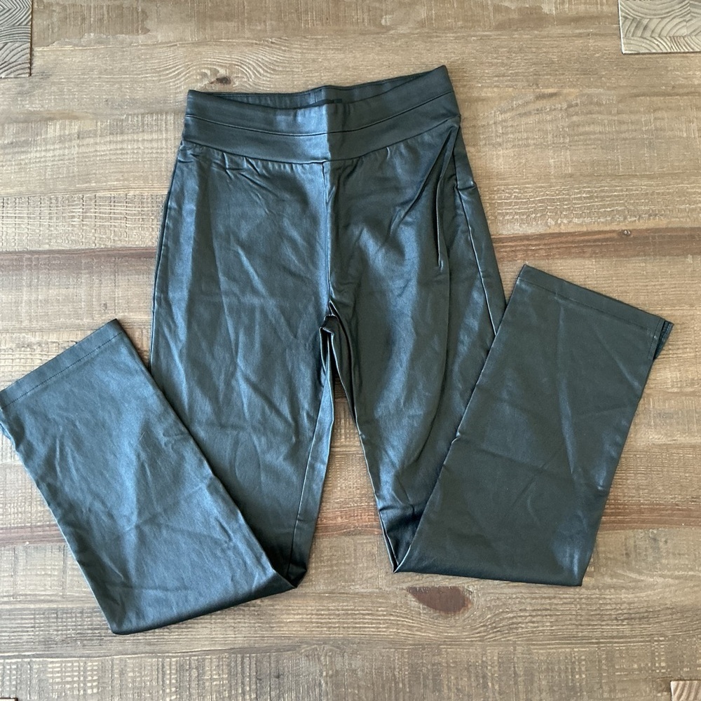 New York And Company Vegan Leather Pull-On Legging Pant | Size M